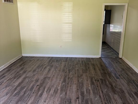 4th image of 819 Center St #819