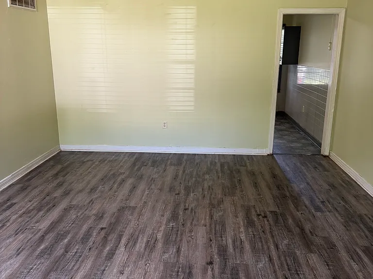 819 Center St #819 — Photo 4