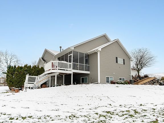2nd image of 4886 Monarch Dr #15