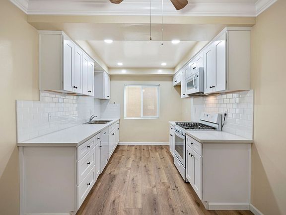 5th image of 10041 Scott Ave APT 8
