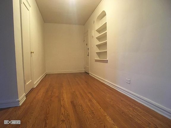 5th image of 3162 29th St APT 5E