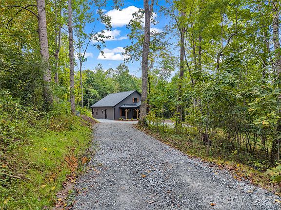 3rd image of 2718 Cove Rd