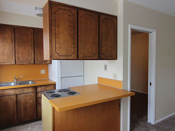 2nd image of 676 Memorial Dr APT 206
