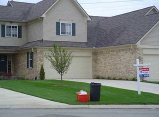 25532 Orchard Ct, Flat Rock, MI 48134