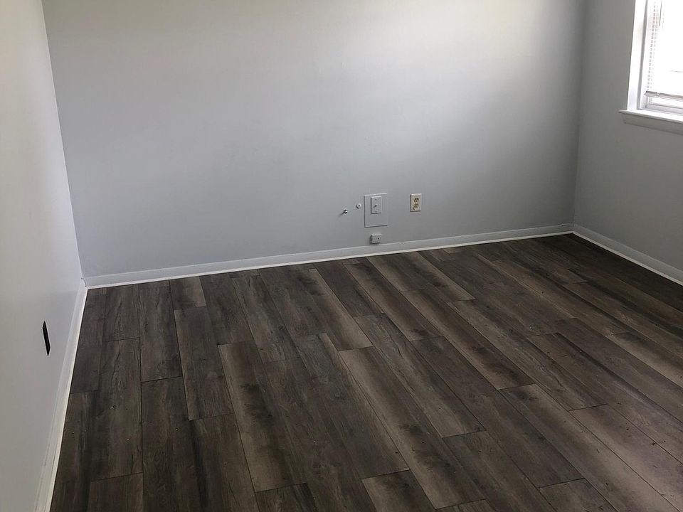1st image of 1032 N Wood St #1032