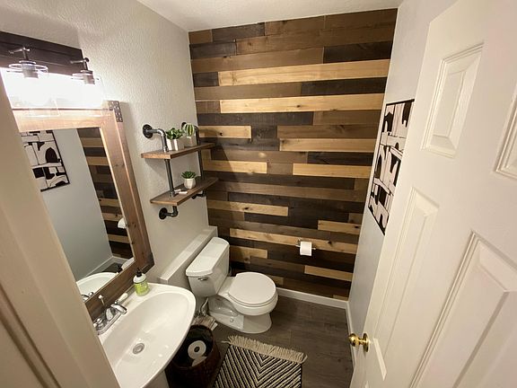 1/2 bath main floor