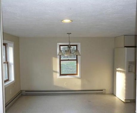 5th image of 75 Lakeside Ave