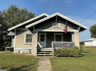 205 N 6th St, Mystic, IA 52574