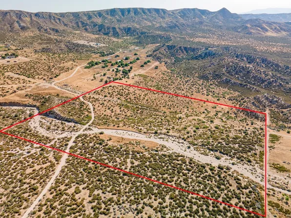 6500 Us Highway 138 #D, Phelan, CA 92371