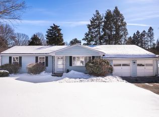 25 Stevens Rd, North Hampton, NH 03862