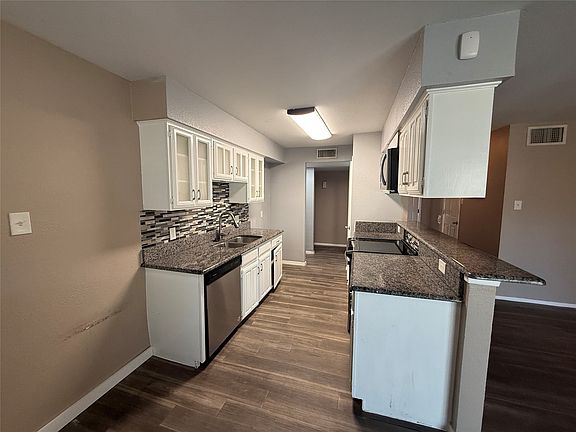 3rd image of 355 Ridgecrest Dr