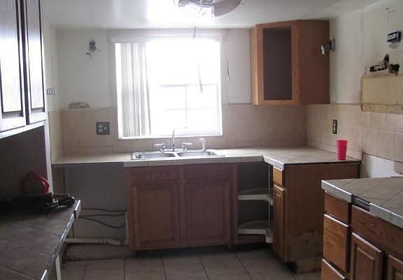 4th image of 1920 E Edgewood Dr