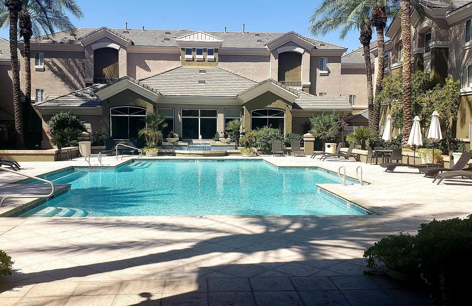 2 bed, 1250 sqft, $1,800 — Photo 1