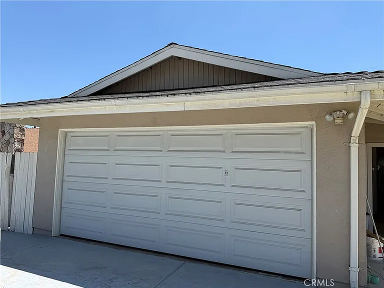 910 Orangewood Dr — Photo 4