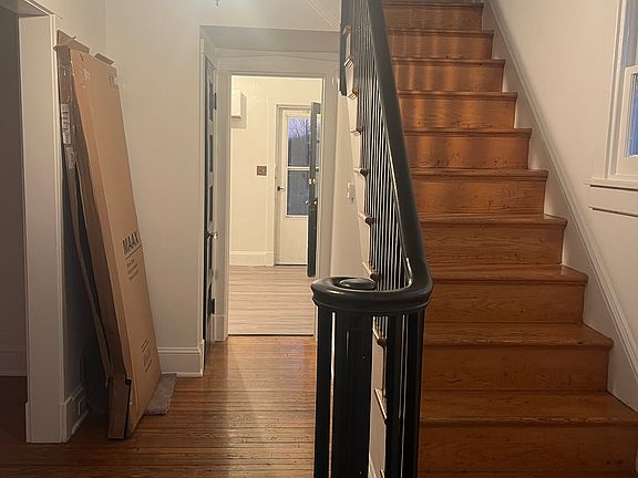 2nd image of 31 Gibbons Blvd
