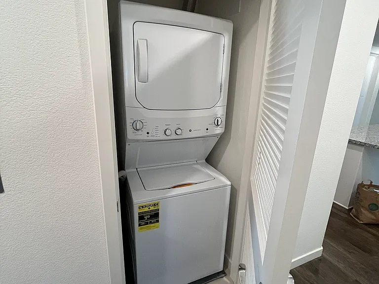 Washer / dryer in unit