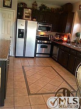 2nd image of 1404 Knob Hill Dr