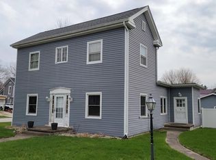 326 N Main St, Warren, IN 46792