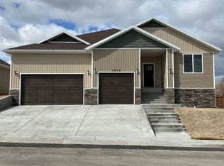512 Diamondback Dr, Spring Creek, NV 89815