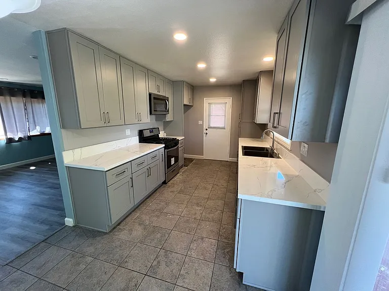 1304 Arrowhead Ave — Photo 9