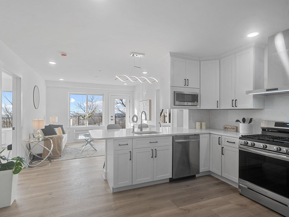 1st image of 2601 Jane St #303