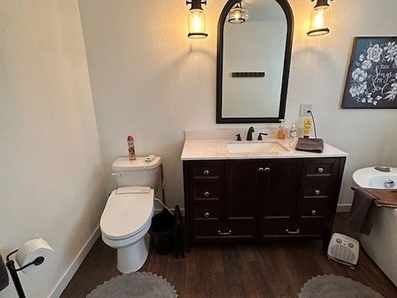 2nd image of 553 Chetco Ave #2