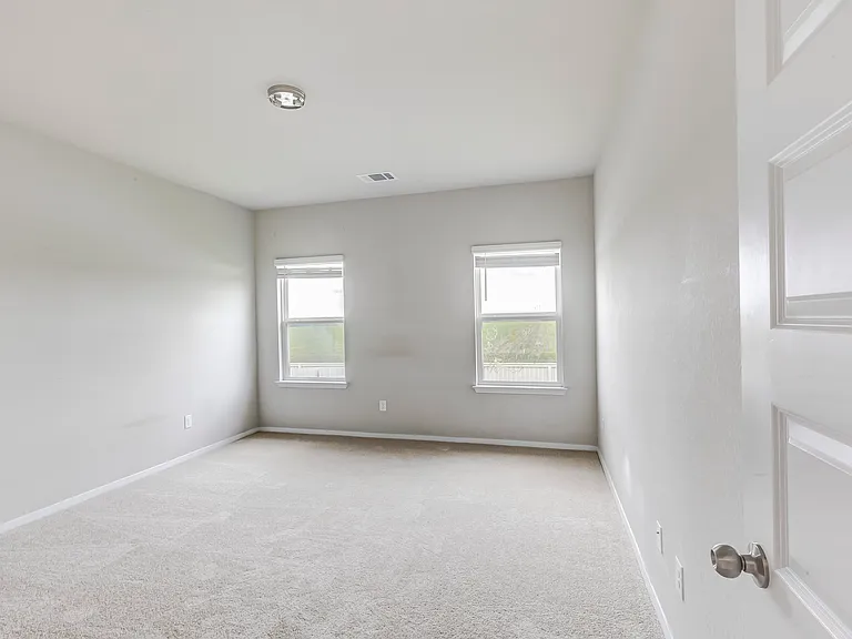 2721 Winding Creek Rd — Photo 8