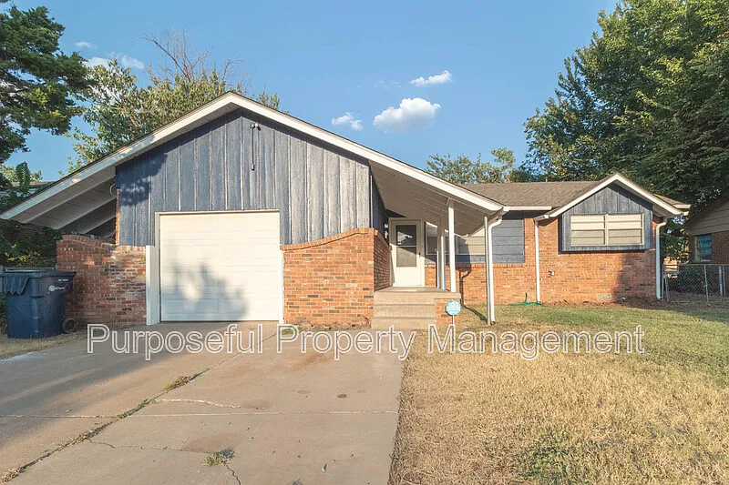 3 bed, 1.5 bath, 908 sqft, $1,275 — Photo 2
