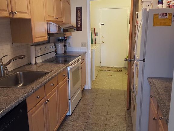 5th image of 797 Watersedge Dr