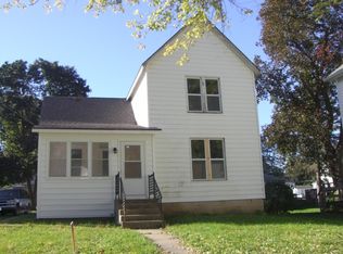926 S Adams Ave, Freeport, IL 61032