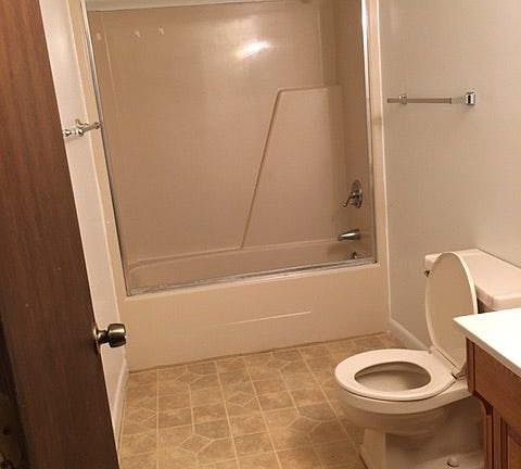 5th image of 450 Allen Dr APT 4