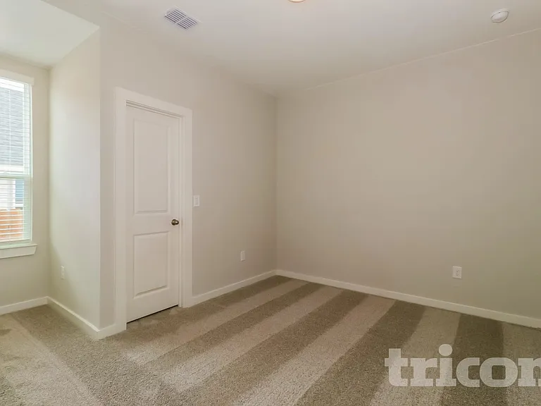 1733 Mexican Heather Dr — Photo 9