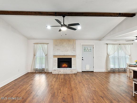 4th image of 8715 Pine Ridge Blvd