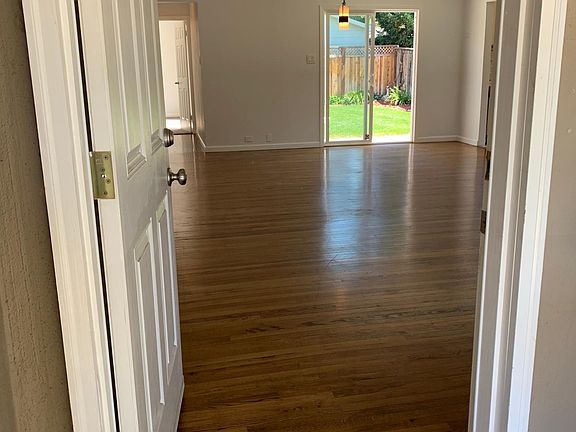 4th image of 626 14th Ave