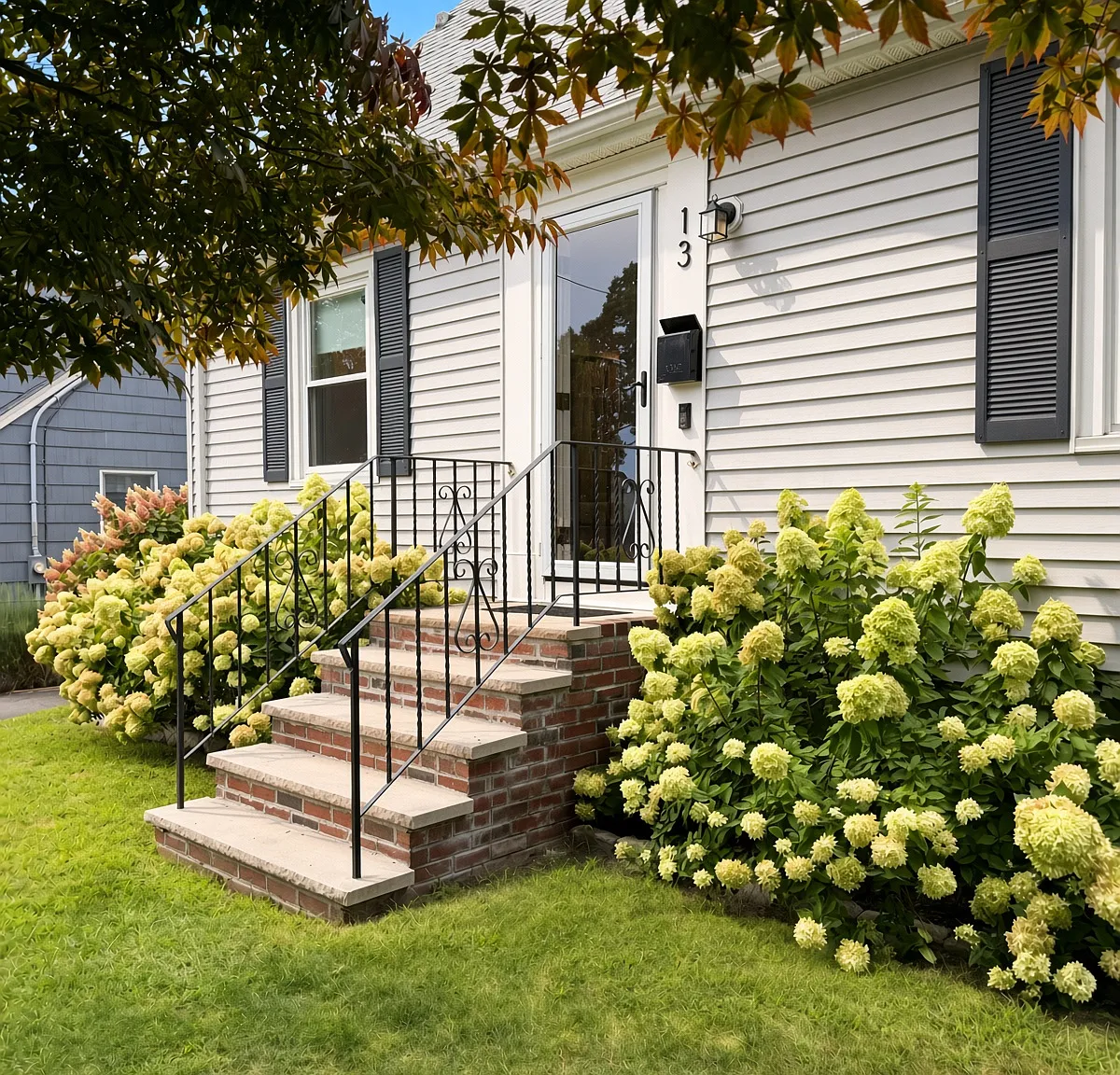2 bed, 1368 sqft, $3,300 — Photo 2