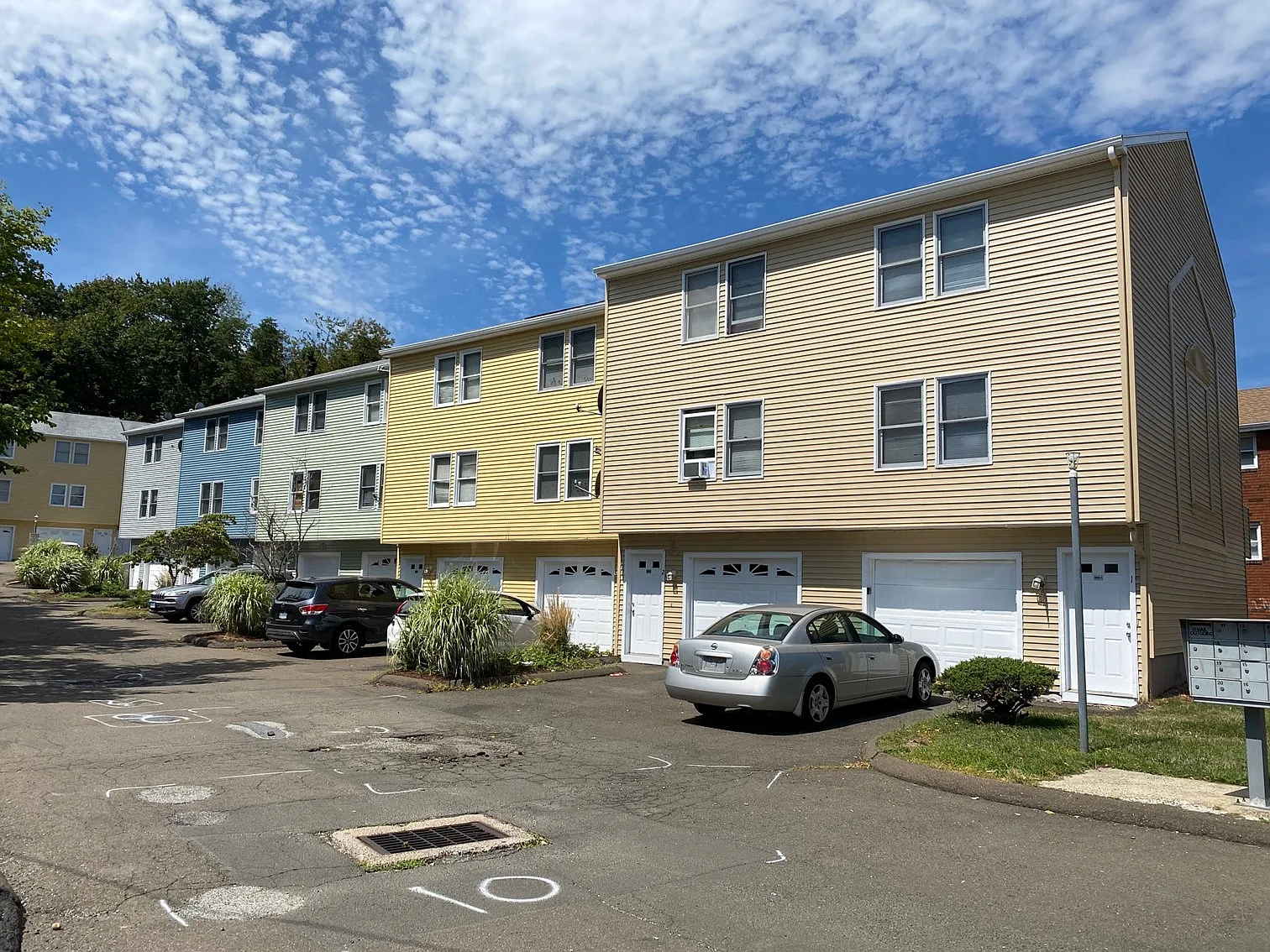 Campbell Ave Apartments — Photo 1