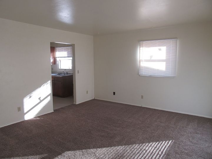 2nd image of 810 Avenue D