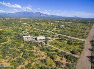 3710 W Calle Tres, Green Valley, AZ 85622
