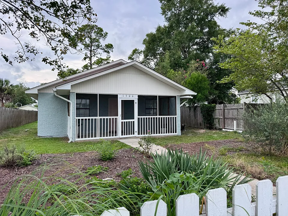 1506 Long Ave