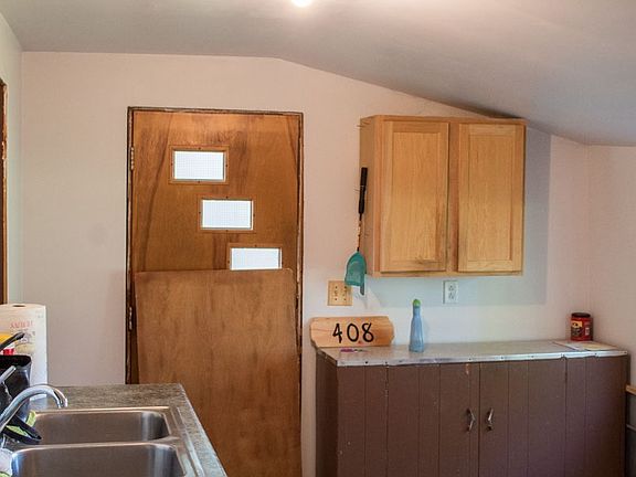 3rd image of 408 S Washington St