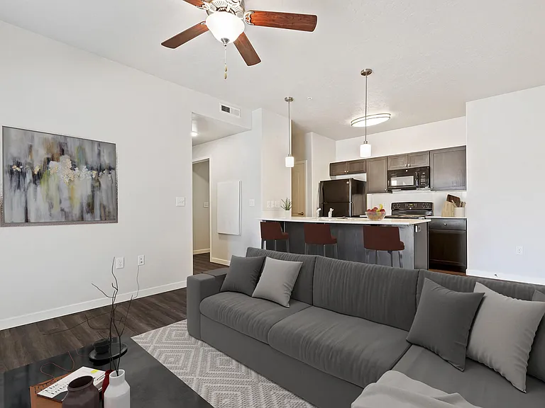 Pennwood Apartments — Photo 11