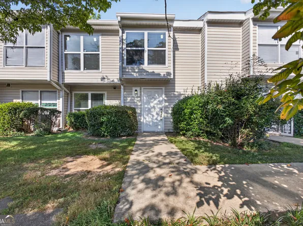 125 Governors Dr, Forest Park, GA 30297