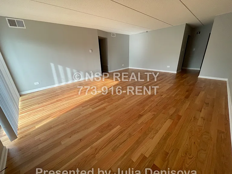 N Quentin Rd — Photo 12