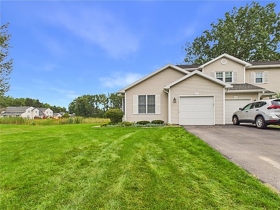 3rd image of 601 Strand Pond Cir