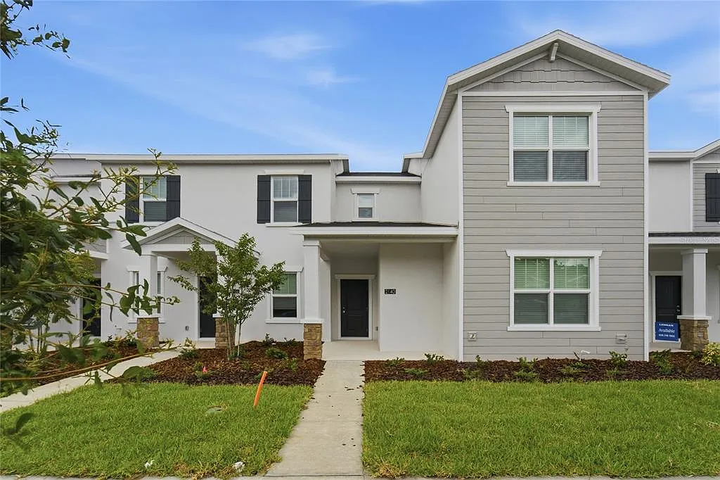 4 bed, 2.5 bath, 2000 sqft, $2,600 — Photo 1