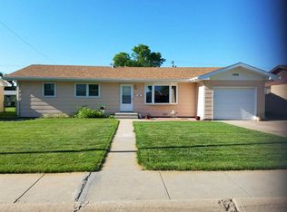 1906 Birchwood Rd, North Platte, NE 69101