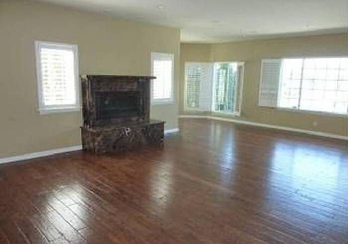 2nd image of 1239 Sweetbriar Dr