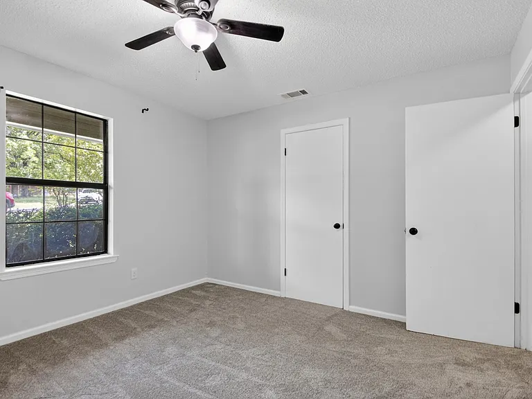 235 Briarpatch Ln — Photo 17