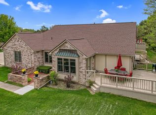 43583 Riverbend Dr N, Clinton Township, MI 48038