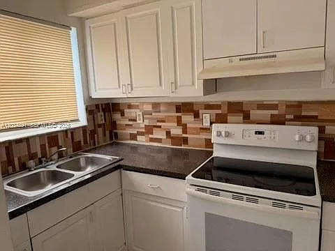 Sunset Palm Villas Condo — Photo 4